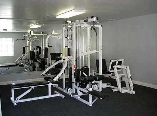 5th image of 705 S Kingstowne Cir