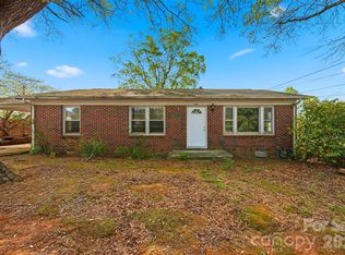 2610 20th Street Ln NE, Hickory, NC 28601
