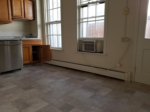 4th image of 113 W South St #A