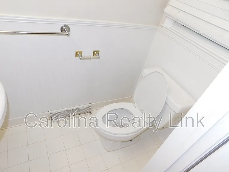 6300 Candlewood Dr — Photo 7