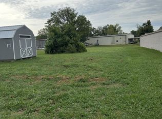 E 1st St, Grove, OK 74344
