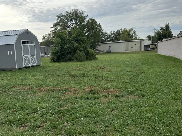 E 1st St, Grove, OK 74344