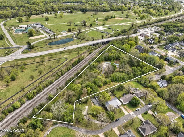 320 W Islington Pl, Joplin, MO 64801