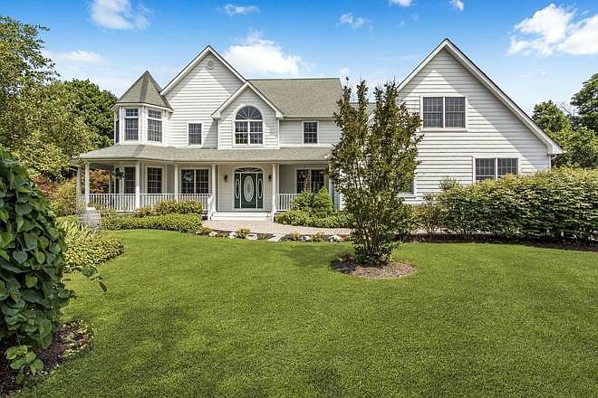 1st image of 345 Richmond Ln