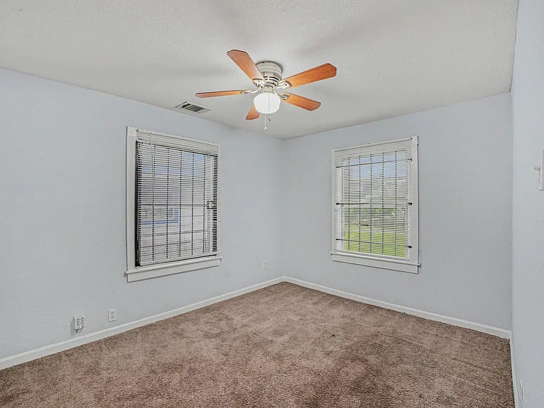 3107 Altoona St — Photo 11