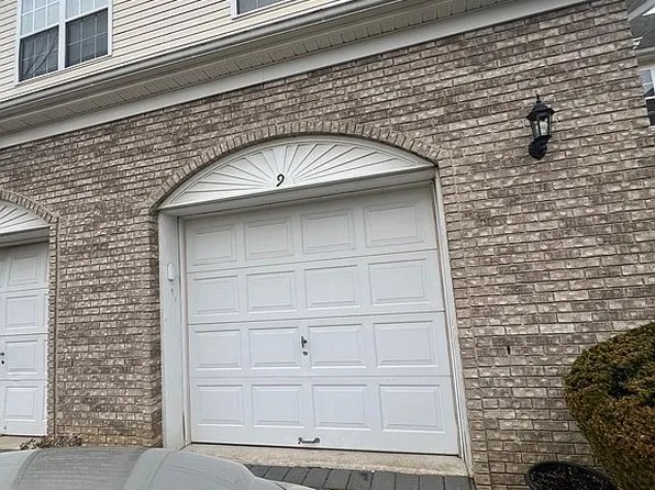 9 Shelley Cir, East Windsor, NJ 08520