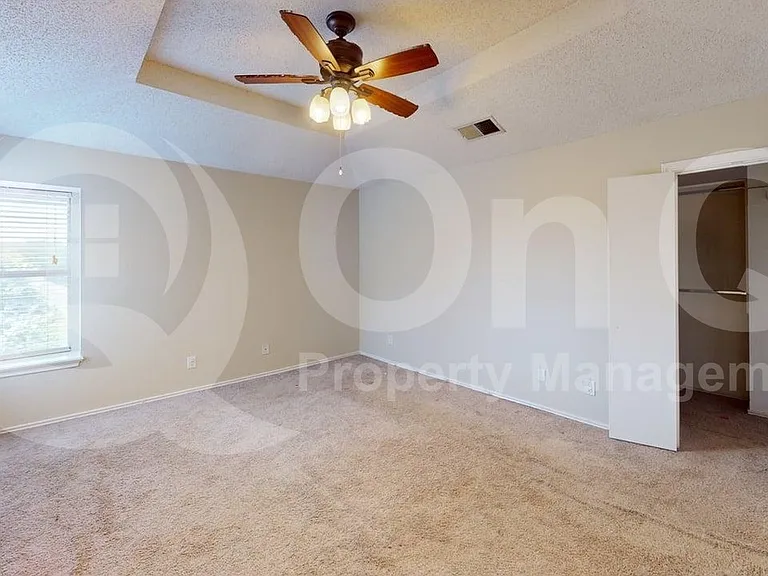 2209 Meadowstone Dr — Photo 17