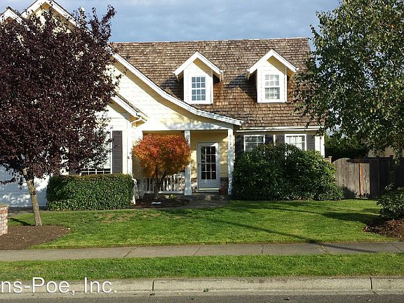 2nd image of 3723 Broadmoor Dr NE