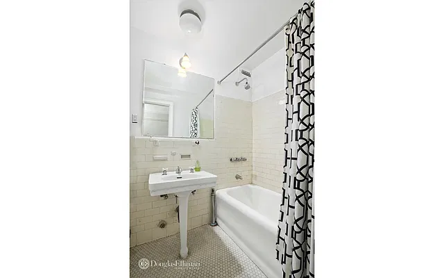 Rented by Douglas Elliman | media 14