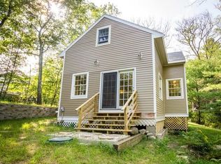 83 High St, Upton, MA 01568