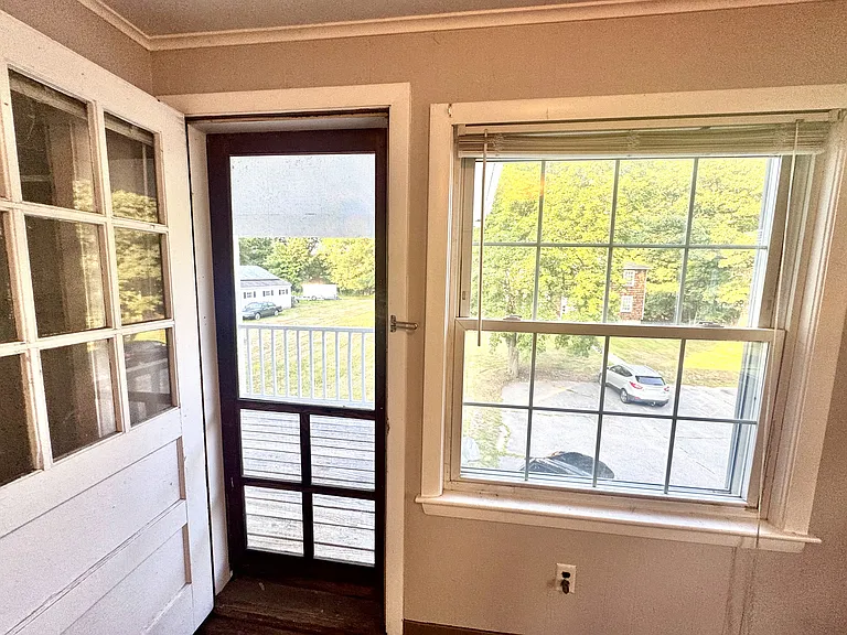 26 Harvard Rd #D — Photo 9
