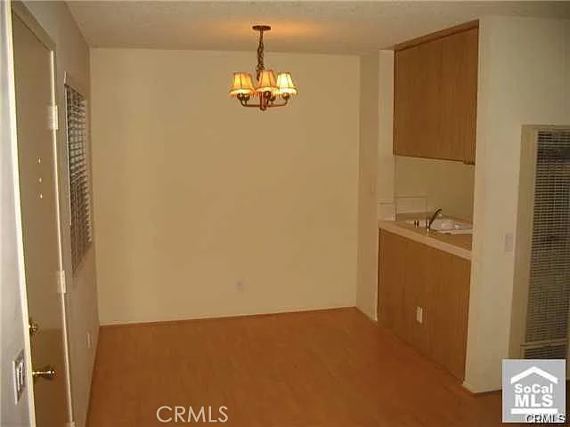 25006 Terrace Lantern — Photo 5