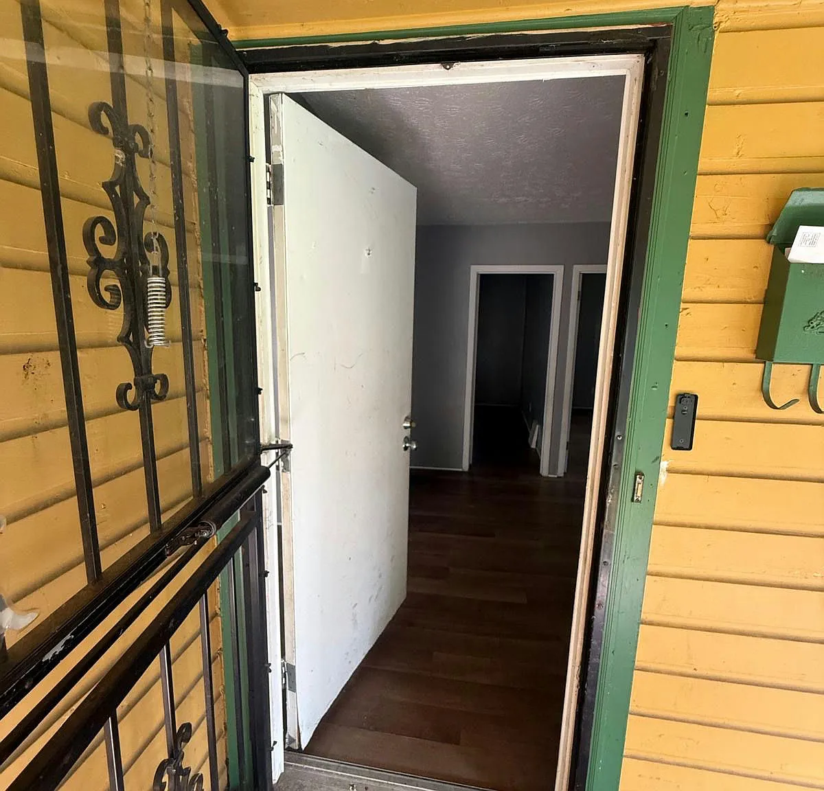 2 bed, 1000 sqft, $1,100 — Photo 1