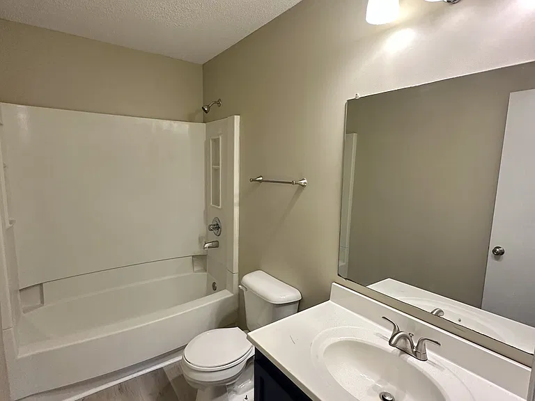 1920 15th Way SW — Photo 4