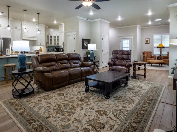 713 NW 199th St, Edmond, OK 73012