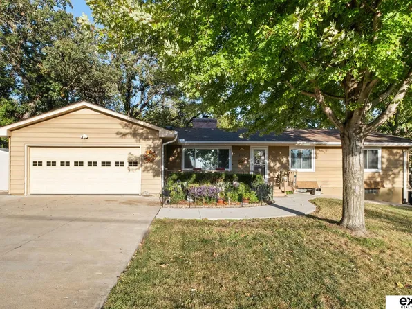 1107 Bellevue Blvd S, Bellevue, NE 68005