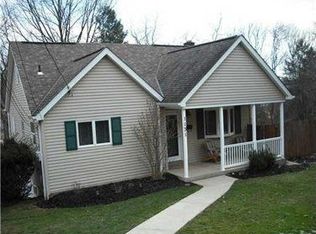 1131 McKnight Dr, Bethel Park, PA 15102