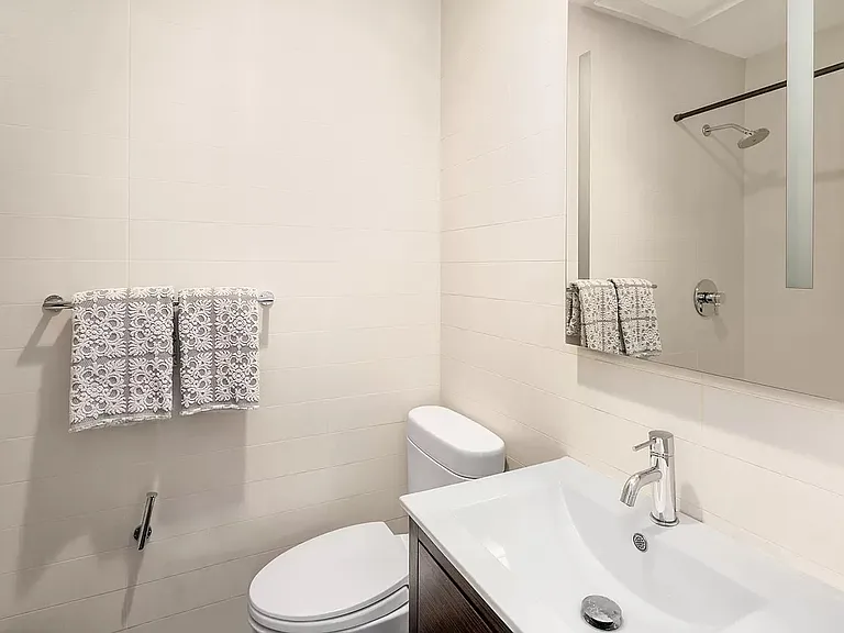 148 E 19th St #2C — Photo 5
