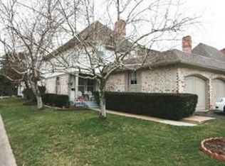 7617 W 102nd St, Overland Park, KS 66212
