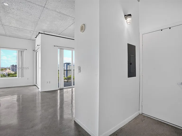 10 SW South River Dr #1010 — Photo 5