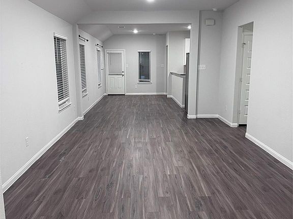 5th image of 2217 Middle Ridge Dr