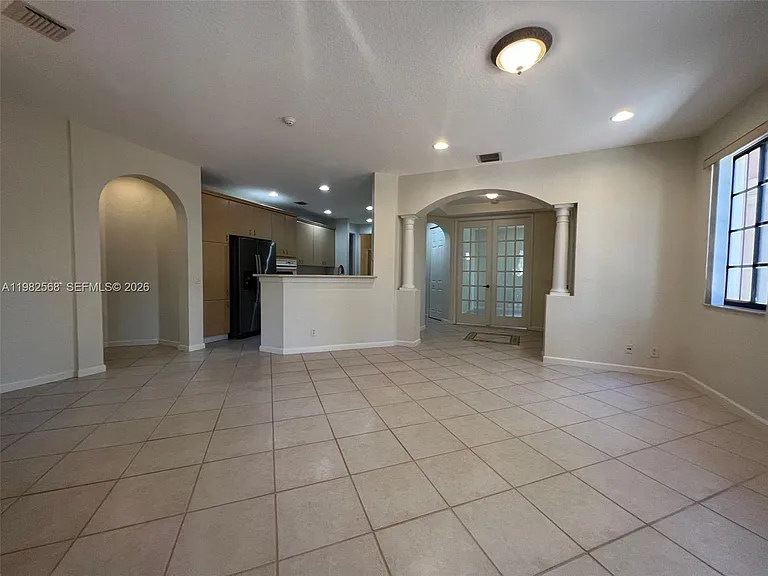 2816 Kinsington Cir #28-1 — Photo 3