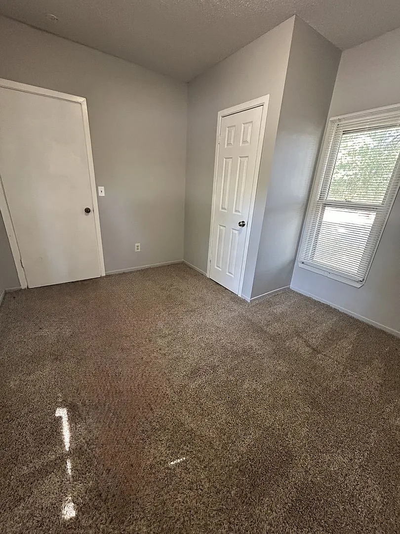 Very Cute 2BR/1BA on Quiet Street — Photo 4