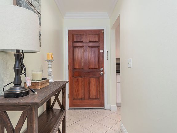 5th image of 1322 N Elm St