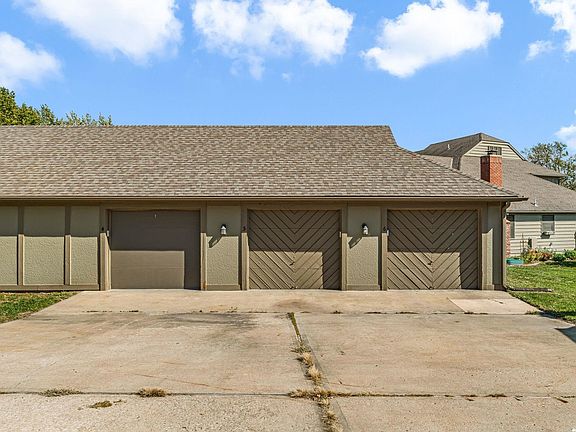 4th image of 4217 Wimbledon Dr