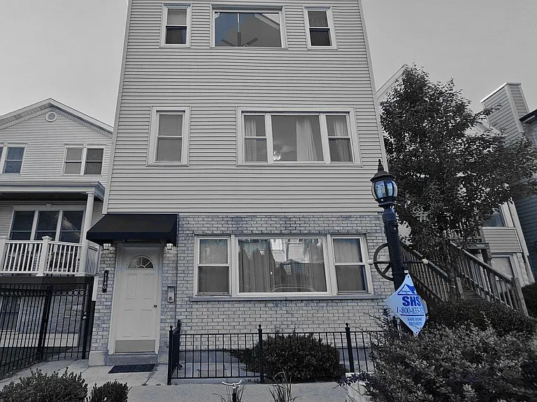 1140 W Barry Ave #1 — Photo 2