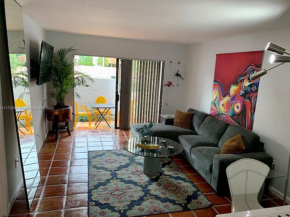 3rd image of 1650 NE 115th St APT 108