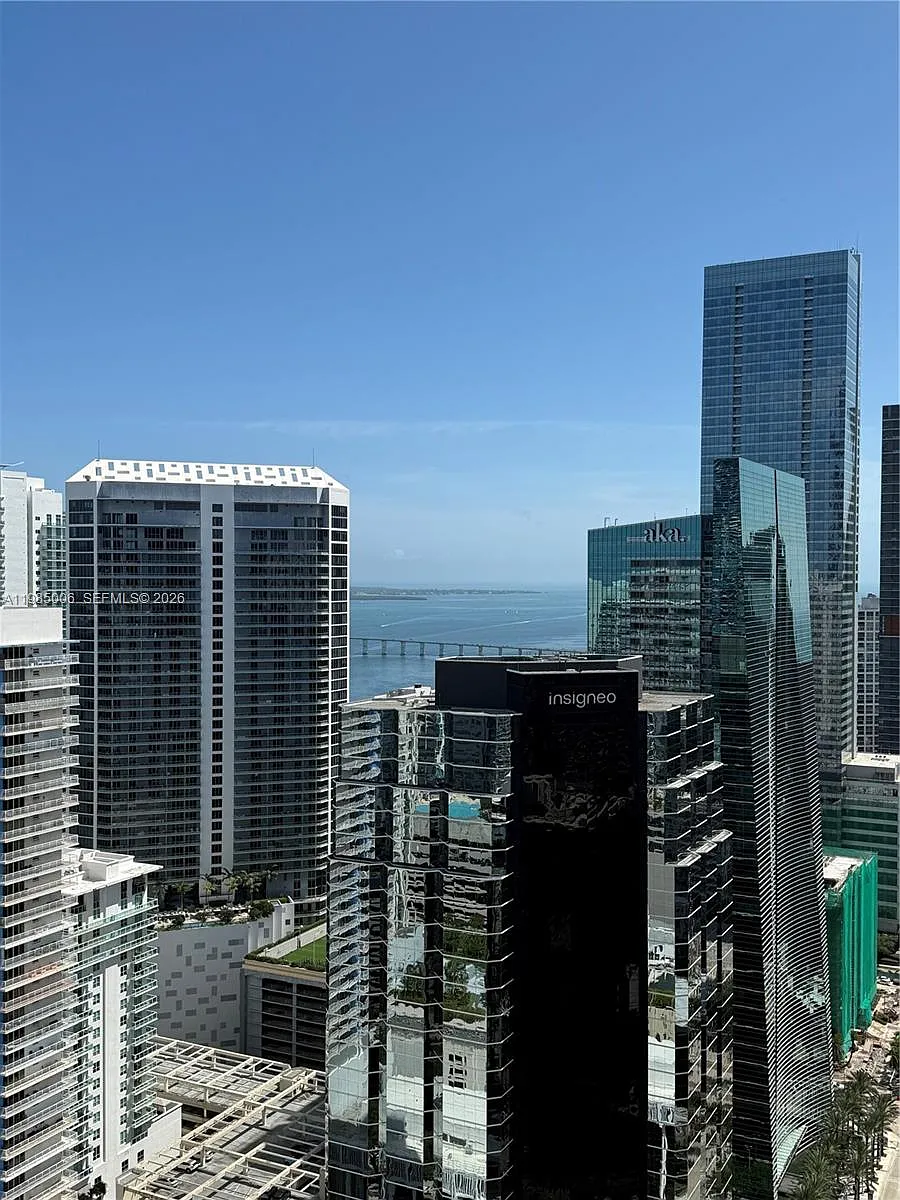 Building Photo - 1060 Brickell Ave #4005