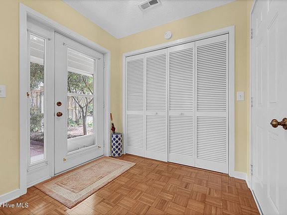 4th image of 7412 Ridgeview Place