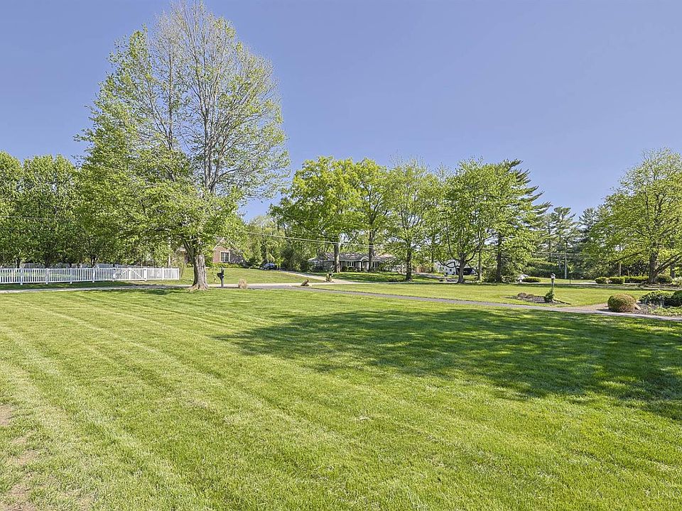 2nd image of 7795 Graves Rd