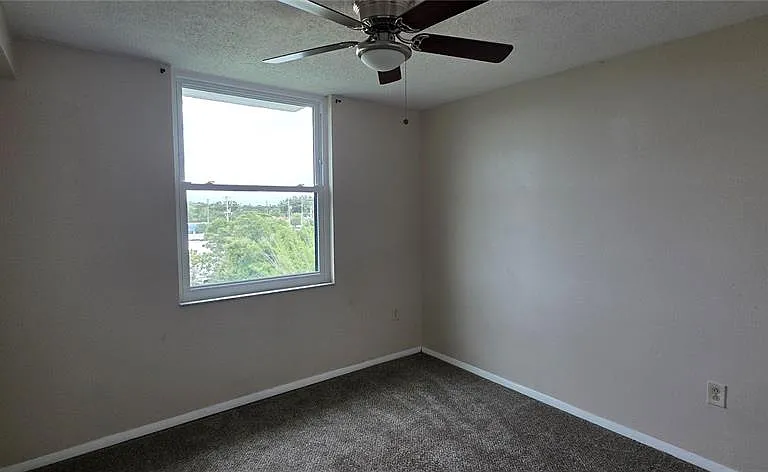 701 S Madison Ave #407 — Photo 22