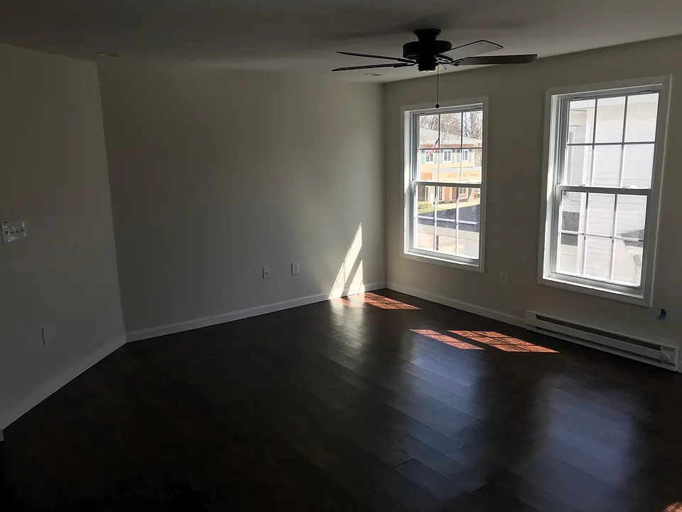 512 E Broadway St #6