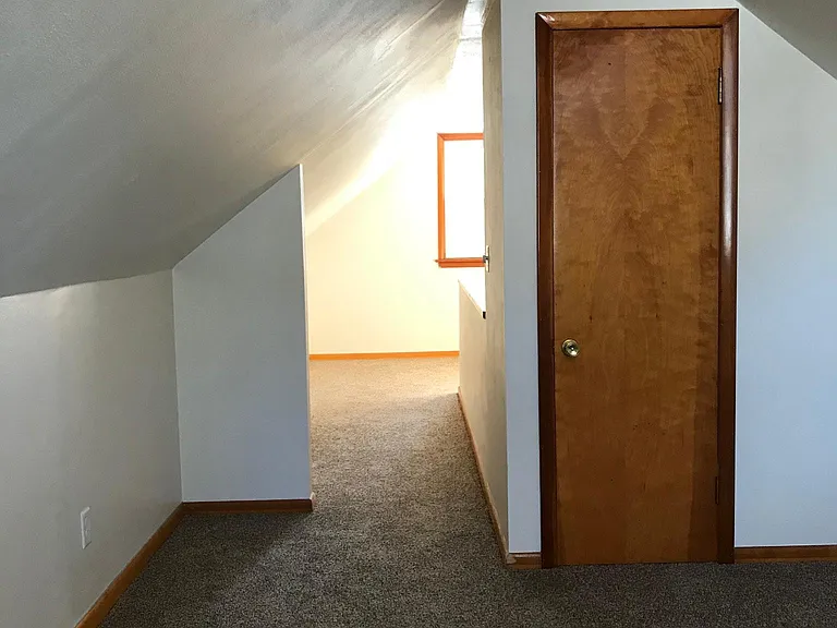 2333 Dunham St — Photo 12