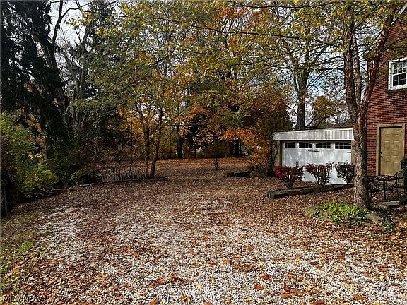 4th image of 236 Westview Ave