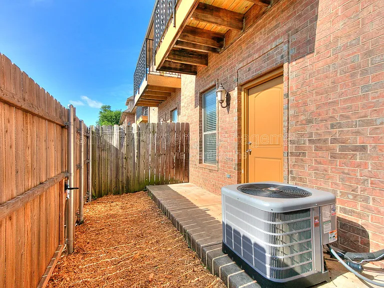 1812 Alameda St #113 — Photo 18