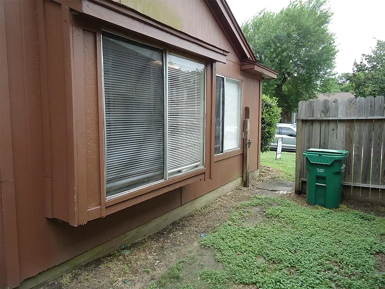 7610 Lemma Dr — Photo 29