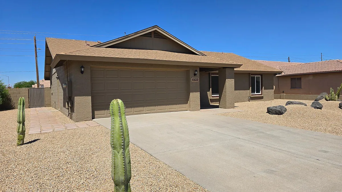 Building Photo - 11740 N 74th Dr