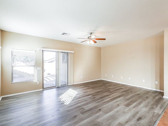 4th image of 526 W Calle Sombra Linda