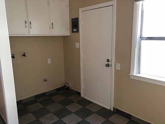 Kitchen washer & Dryer hookup