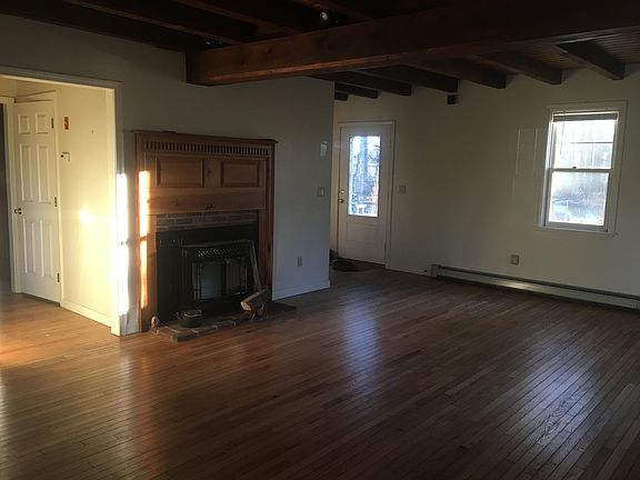 4th image of 77 Rowell Rd E