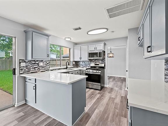 3rd image of 3507 Green Fields Dr