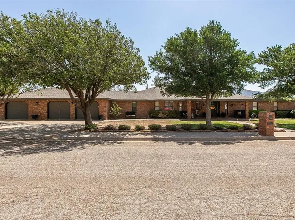 2061 Harvard Dr, Levelland, TX 79336