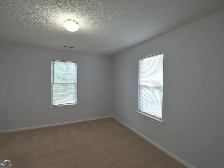 147 S Fairfield Dr — Photo 25