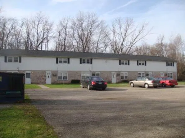 829 Churchill Rd, Youngstown, OH 44505