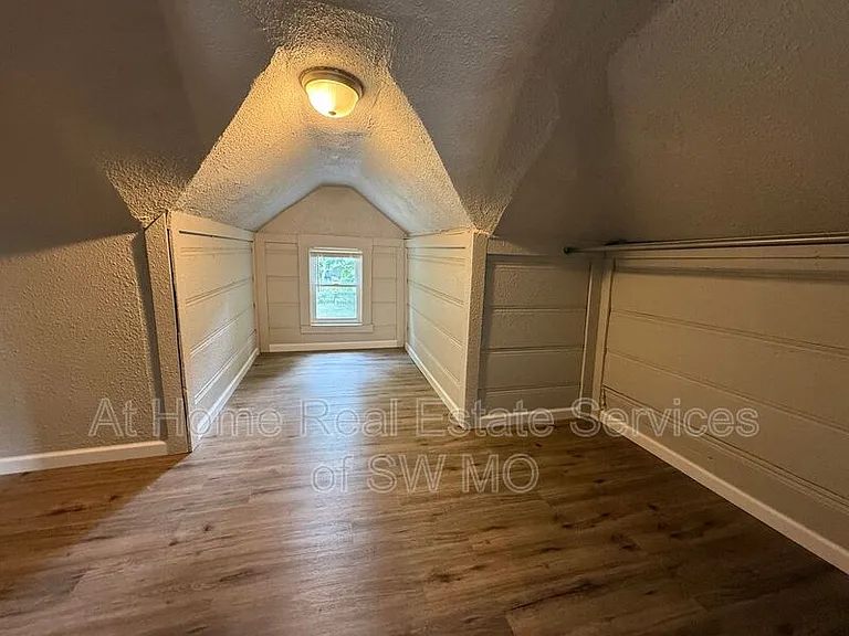 438 W Page St — Photo 15