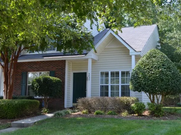 5820 Cougar Ln, Charlotte, NC 28269